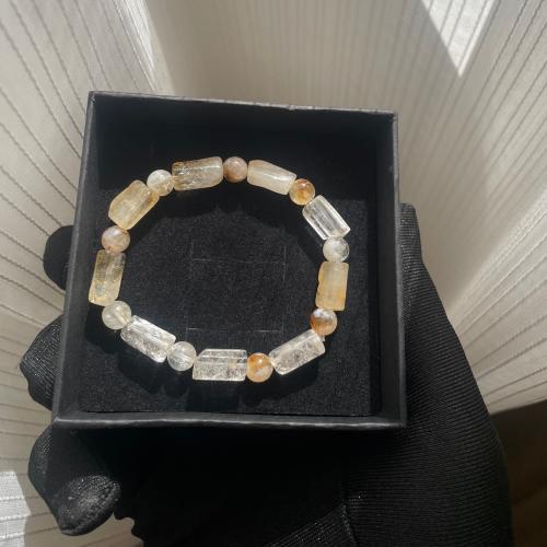 اسوارة من حجر السترين الطبيعي