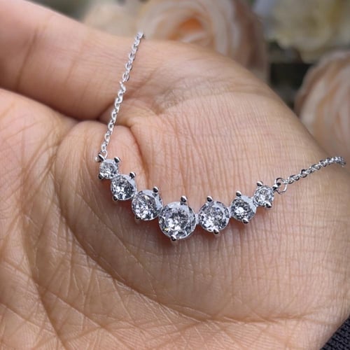 قلادة من الفضة الخالصة مزينة بفصوص الزركون بتصميم...