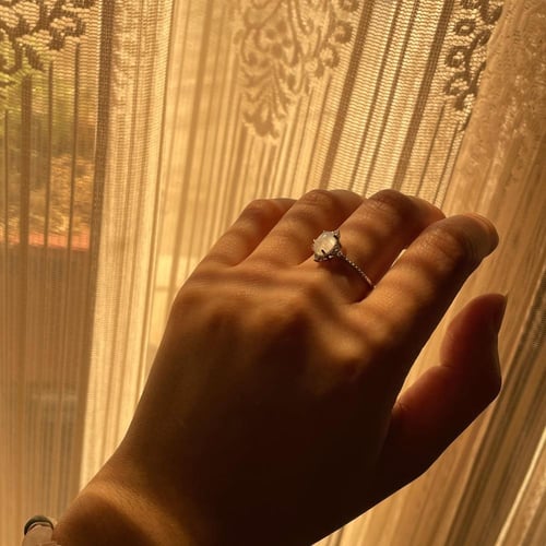 خاتم من حجر القمر الطبيعي