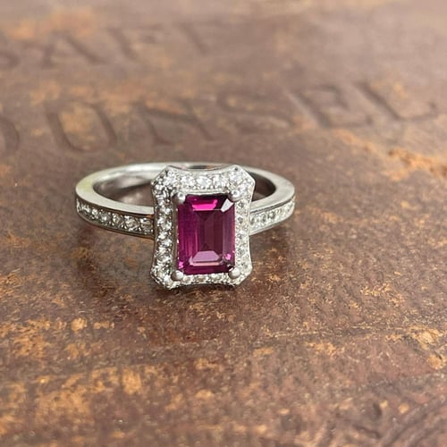 خاتم فضة من حجر الياقوت الطبيعي