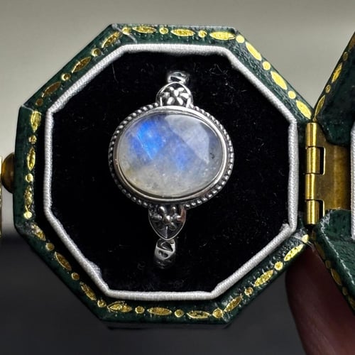 خاتم من حجر القمر الرمادي كلاسيك