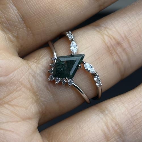 خاتم توينز من حجر العقيق العشبي الطبيعي