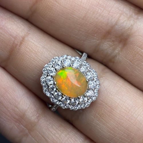 خاتم من حجر الاوبال الطبيعي