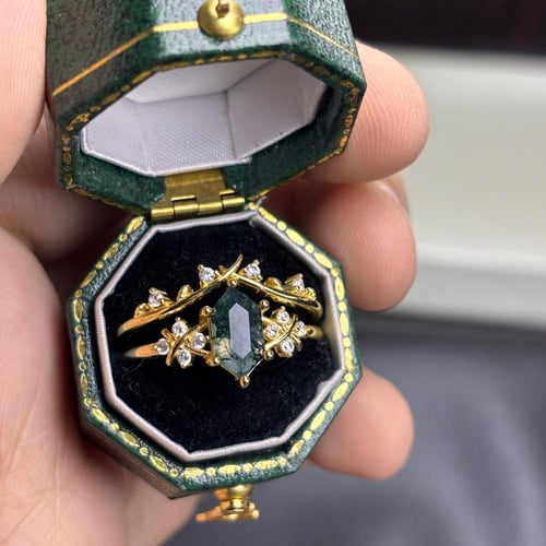 خاتم توينز من حجر العقيق العشبي مطلي ذهب