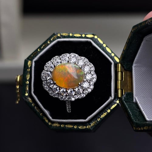 خاتم من حجر الاوبال الطبيعي