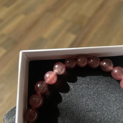 اسوارة من حجر كوارتز الفراولة الطبيعي