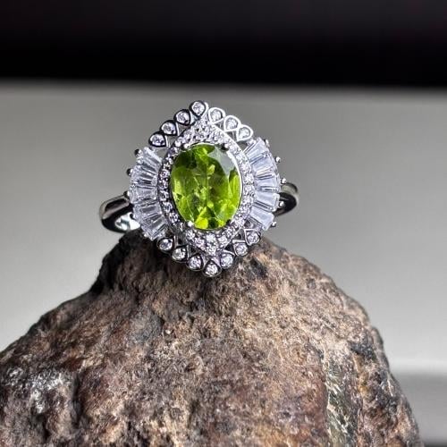 خاتم من حجر الزبرجد الإثيوبي عالي الجودة