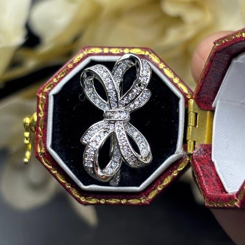 خاتم من الفضة الخالصة تصميم فيونكا مطعمة بالزركون