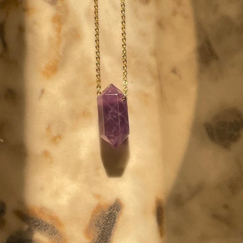 قلادة من حجر الجمشت الطبيعي فضة (925)