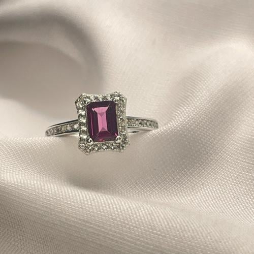 خاتم فضة من حجر الياقوت الطبيعي