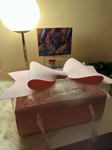 بوكس هدايا - PINK