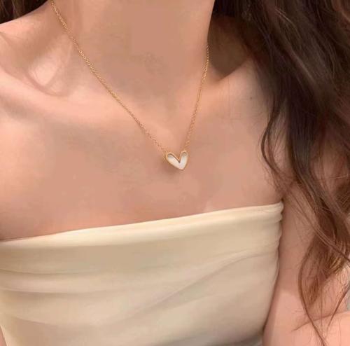 قلادة ( sea heart )