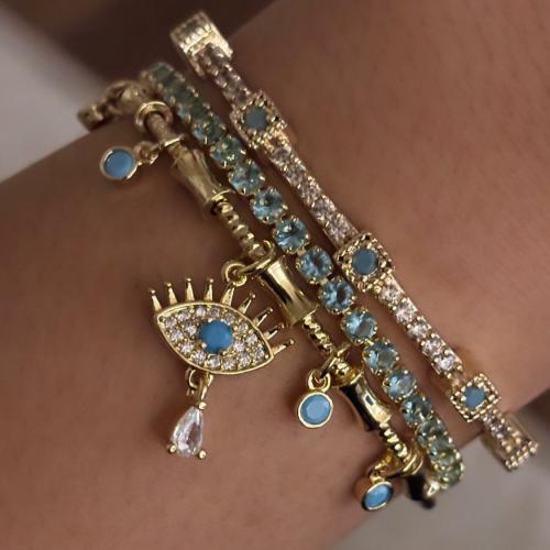 مجموعة الكرستال الازرق