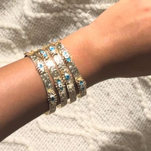 اسوارة العيون ازرق