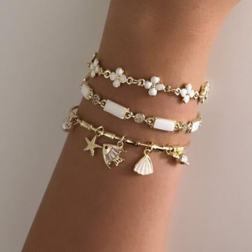 مجموعة السمكة ابيض