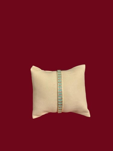 أساور مقلمة