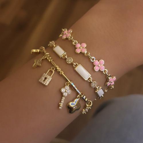 مجموعة مكس بينك وابيض