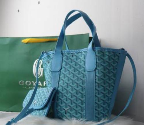 حقيبة صيفية ماركة قويارد