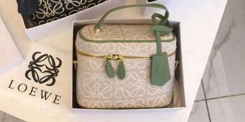 حقيبة ميكب ماركة لويفي