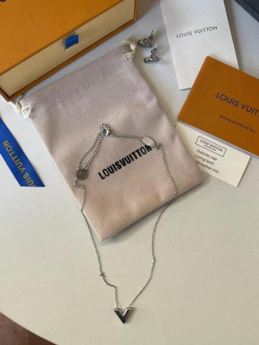 طقم ال ڤي كامل الملحقات