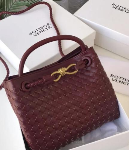 شنطة بوتيغا فنيتا شامل الملحقات