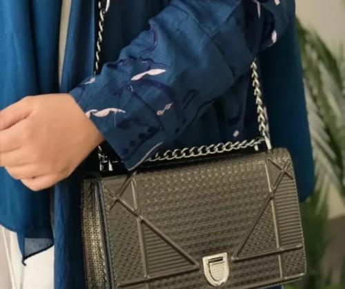 ديور لون نحاسي