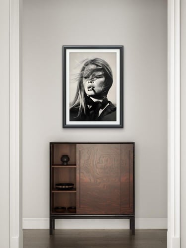 امراءه مدخنه