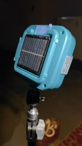 ستاند حامل للإضاءة او العقد