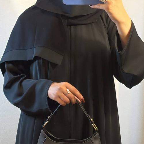 Black classic abaya with luxurious cut