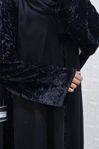 عباية سوداء قماش جمانة مع مخمل طقطق