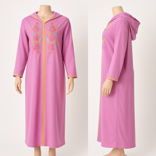 جلابية مطرّزة بقلنسوة مغربية