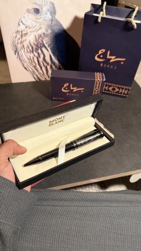 قلم مونت بلاك فرار