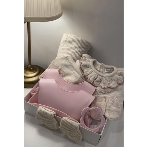 طقم هدية مولودة شتوية