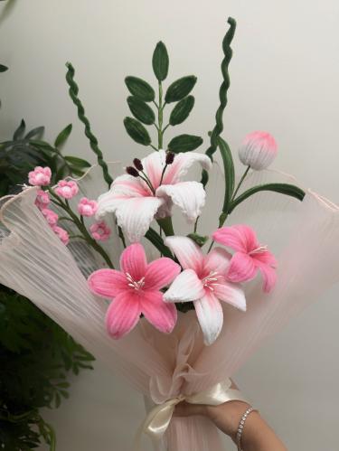 باقة الزنبق ( وردي ) ١