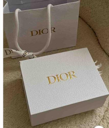 بوكس ديور مع الكيس والشريطه