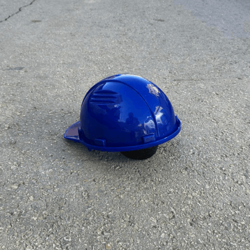 خوذة سلامة عمال أزرق Safety Helmet ( صناعة وطنية )