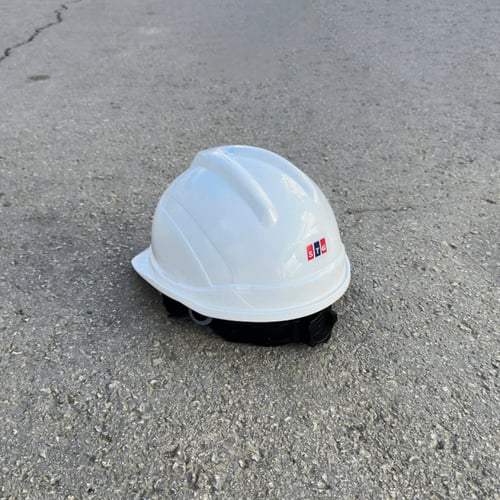 خوذة STG اللون ابيض