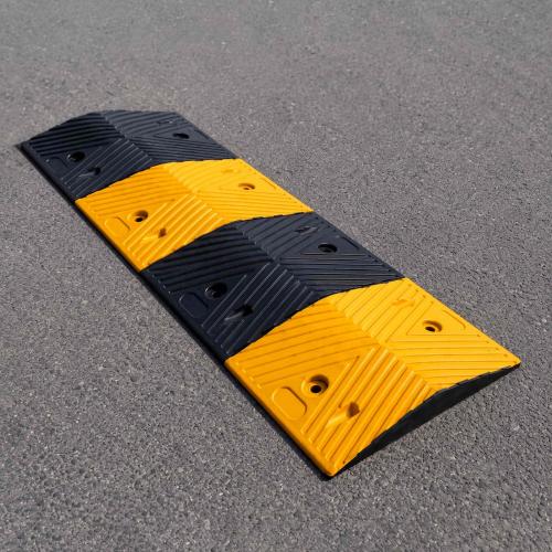 مطبات تخفيف السرعة مطاطية مقاس 100 × 35 × 5 سم - 2...