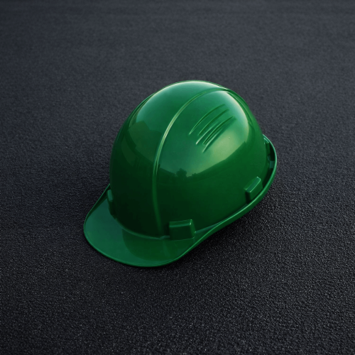 خوذة سلامة خضراء Safety Helmet ( صناعة وطنية )