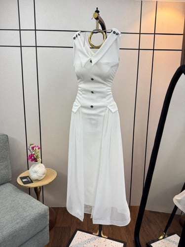 فستان ابيض قصير