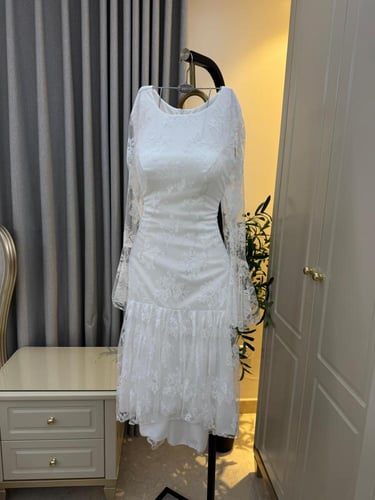 فستان ابيض ميد اكمام