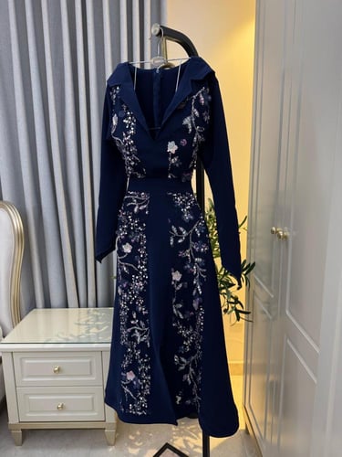 فستان ميد ورد