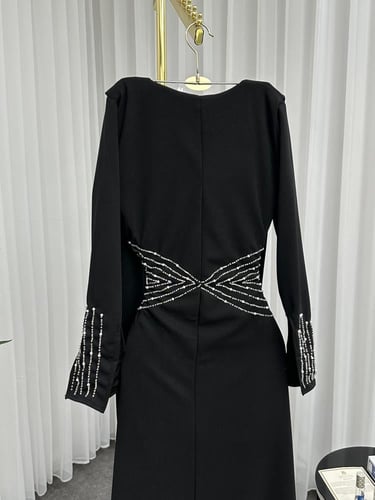 فستان. اسود فاخر