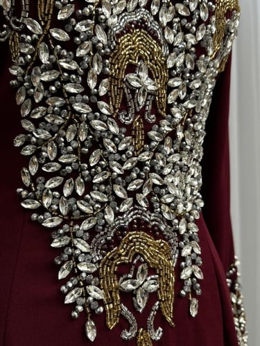 فستان سهرة مطرز