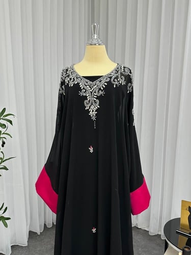 جلابيه لون اسود