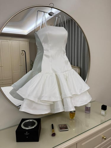 فستان ابيض ميد