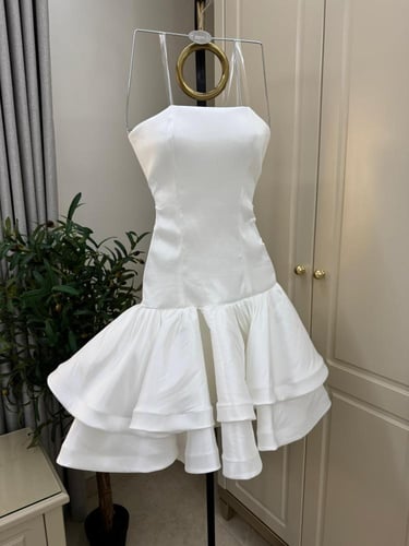 فستان ابيض ميد