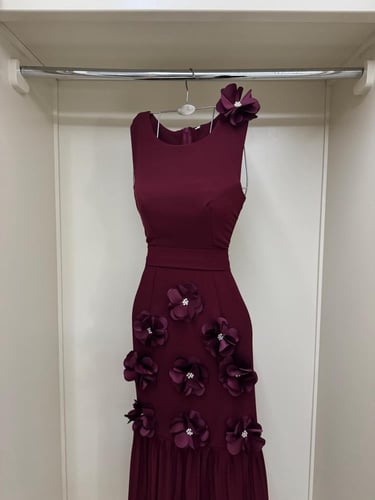 فستان ميد ورد