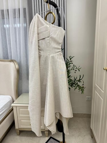 فستان ميد كتان