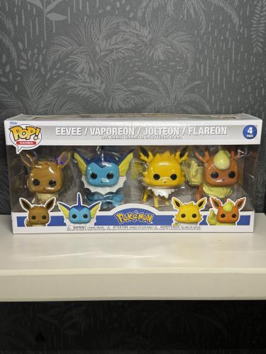 Eevee / Vaporeon / Jolteon / Flareon